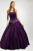 vestido debutante roxo trabalhado em cristais