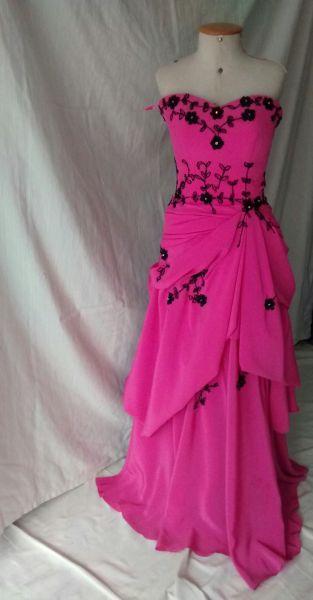 vestido debutante preto e rosa